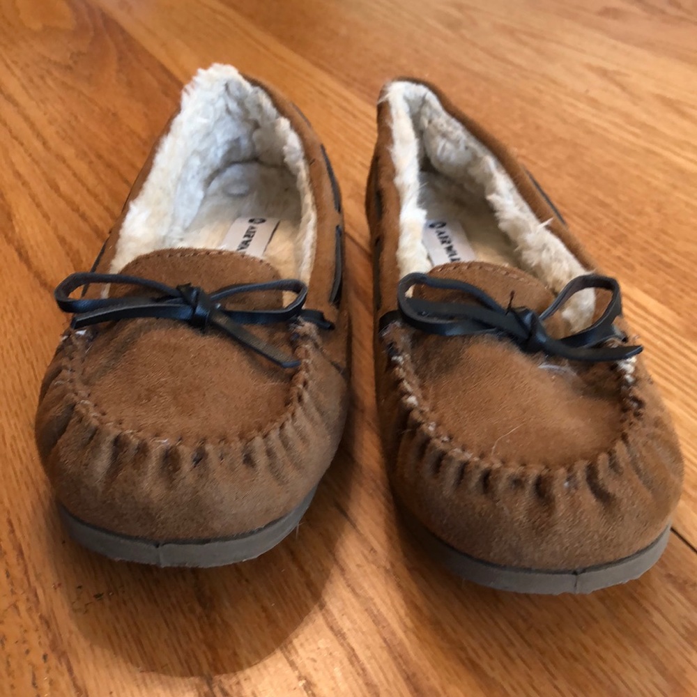 Airwalk moccasins